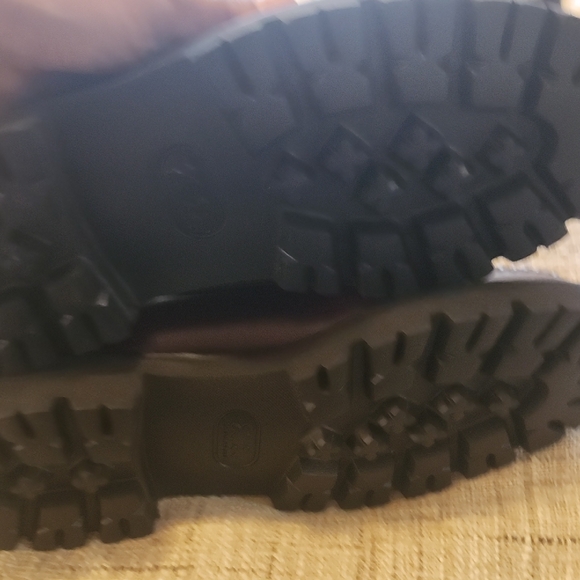 G.H. Bass & Co. Brown and Gold Loafers Timeless Slip-Ons - Picture 3 of 4